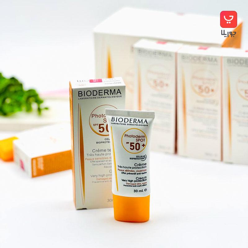کرم ضد آفتاب بی رنگ بایودرما مدل Photoderm Spot spf50